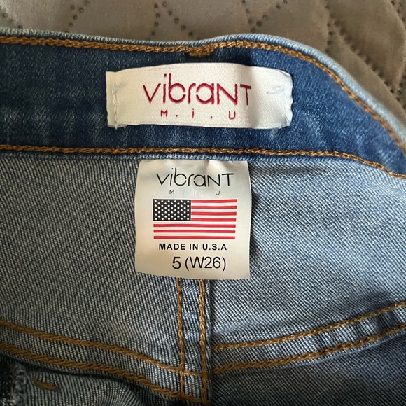 Vibrant jeans, size 5 like new - Picture 2 of 2